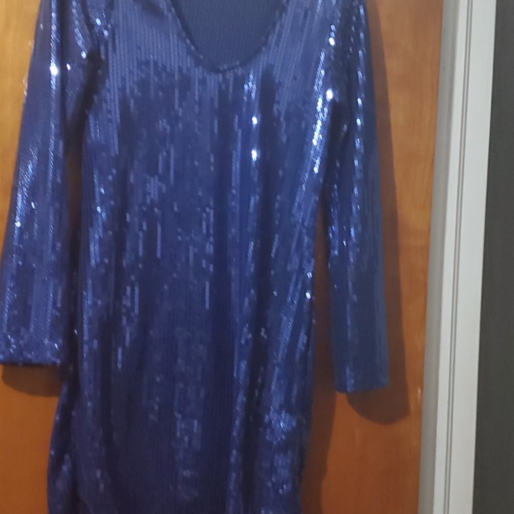 Dress - Picture 2 of 2
